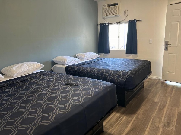 Budget Inn Hollywood image 24