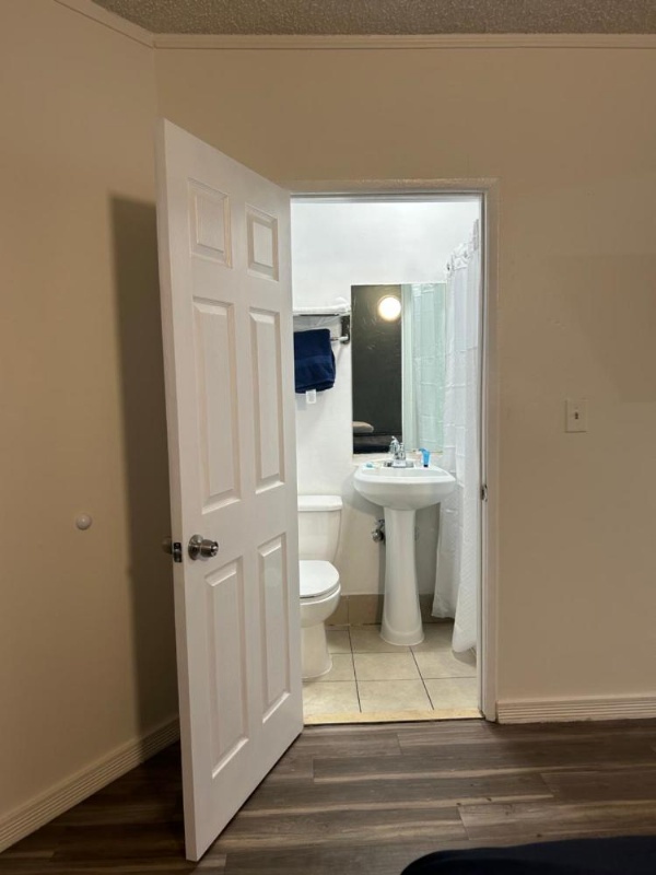 Budget Inn Hollywood image 29