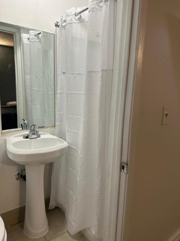 Budget Inn Hollywood image 30